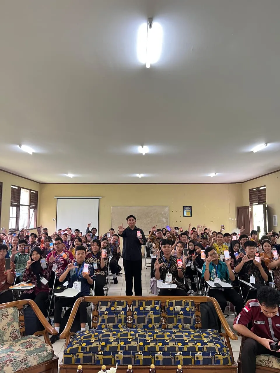 Memperkenalkan Hapakat di PKKMB FKIP