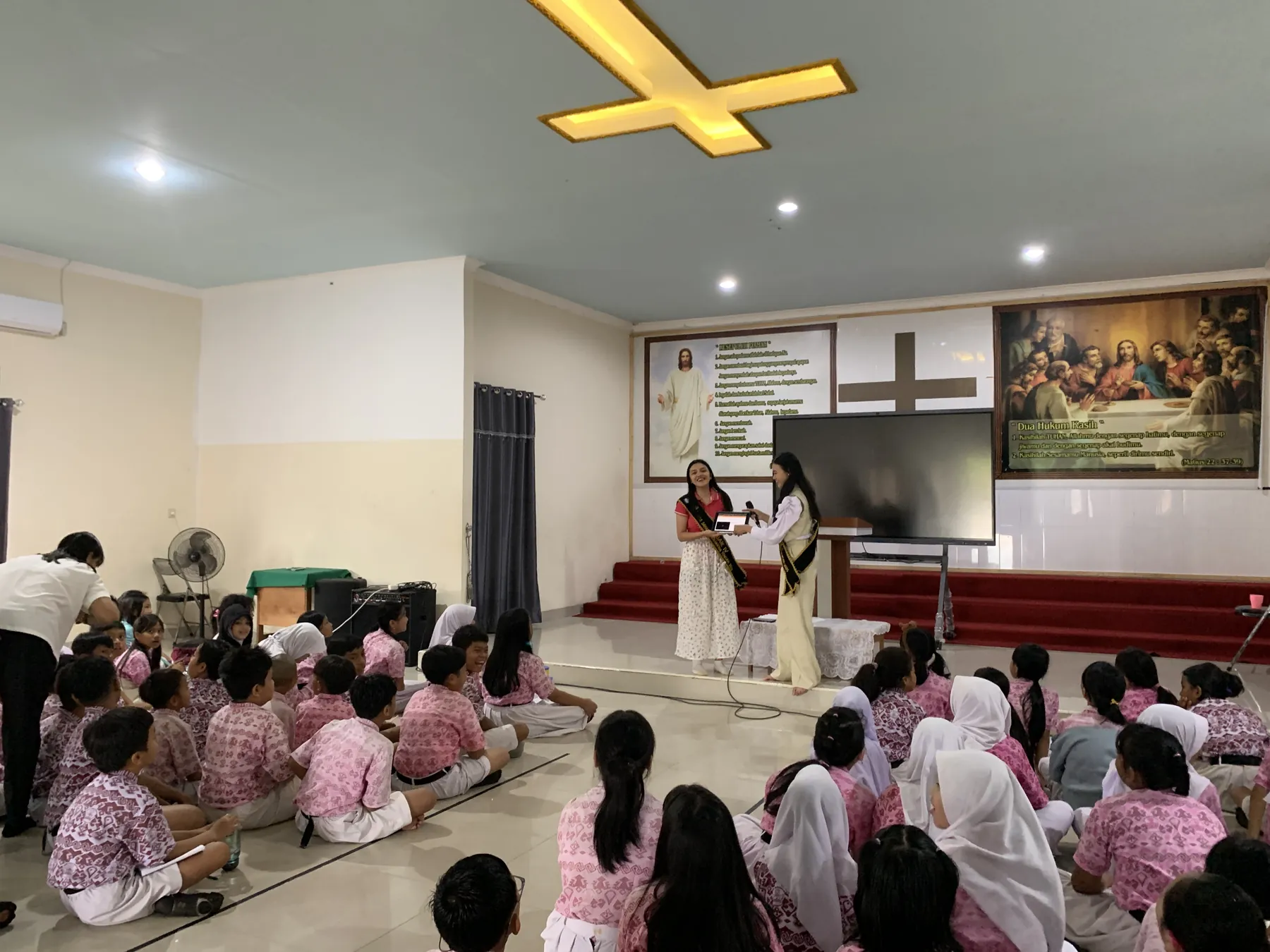 Mendengar bersama di SD Percobaan
