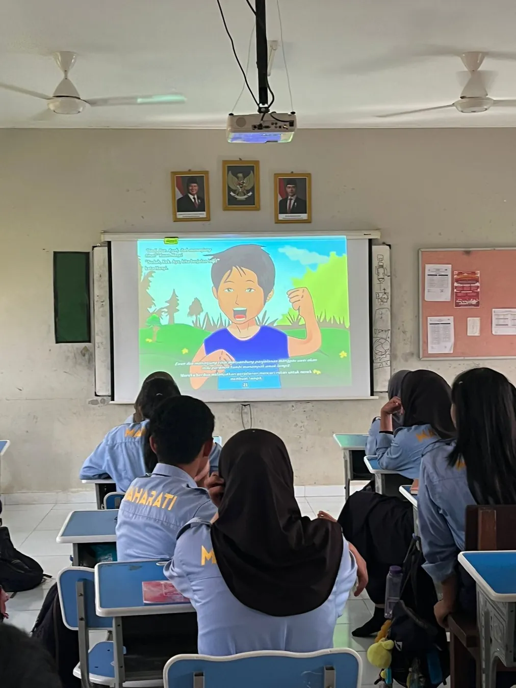 Mengenal cerita daerah di SMK Maharati